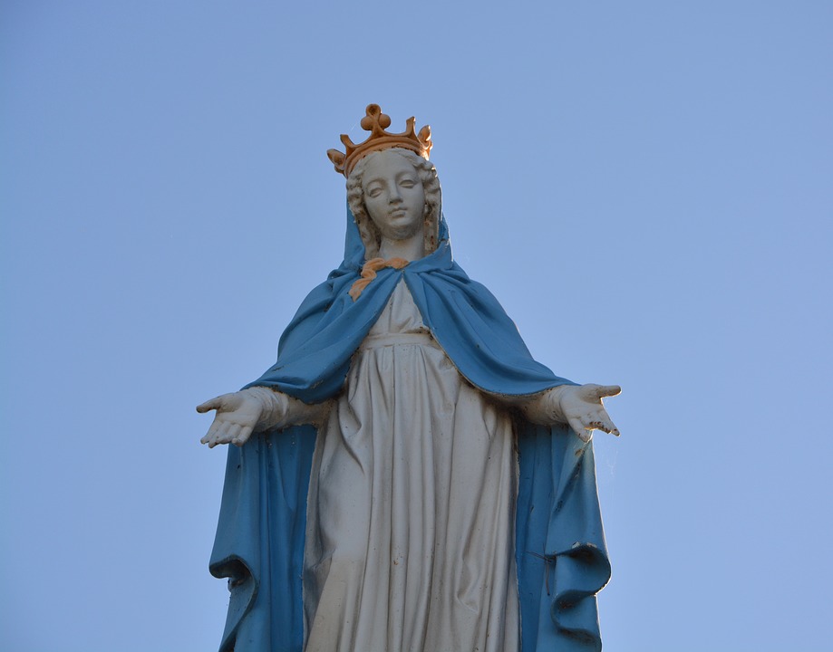 Mary’s Soft Blue Mantle