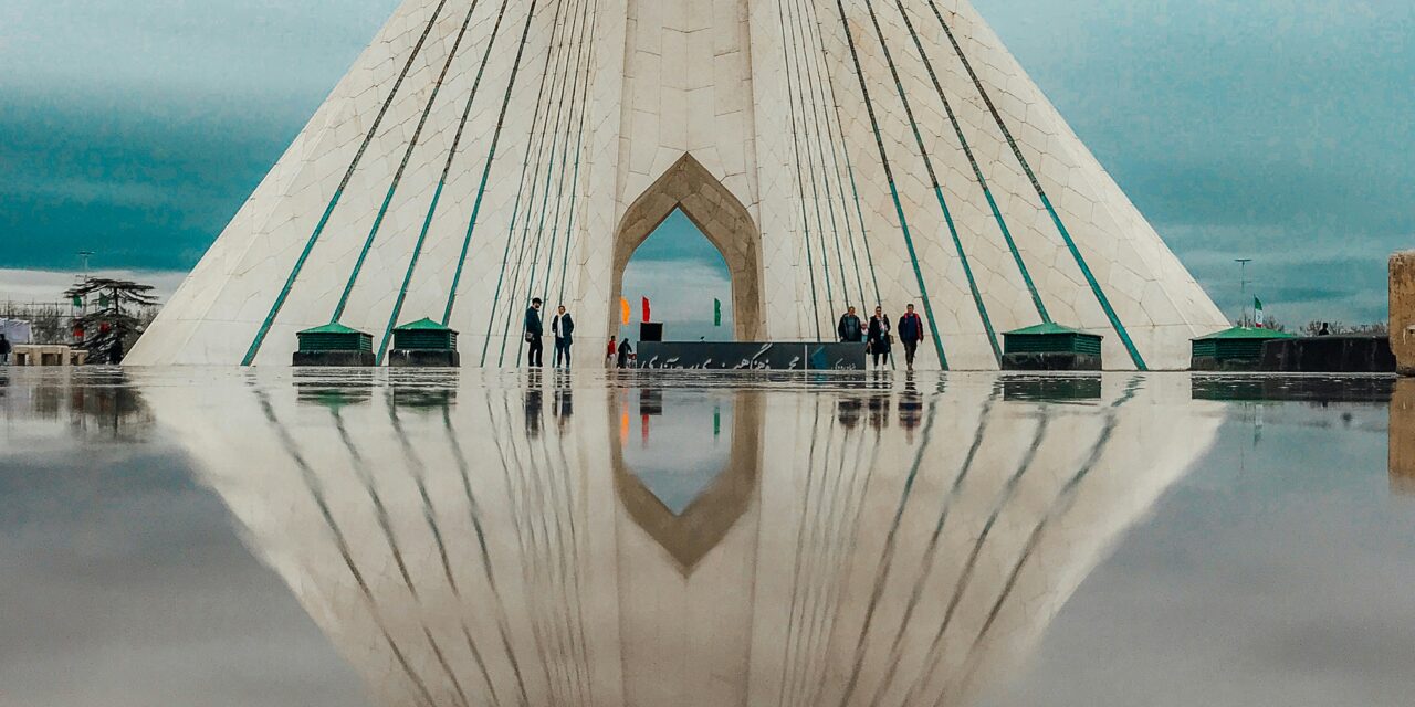 “Allāhu Akbar” in My Everyday Life: A Re-reading by a Secular Iranian Woman